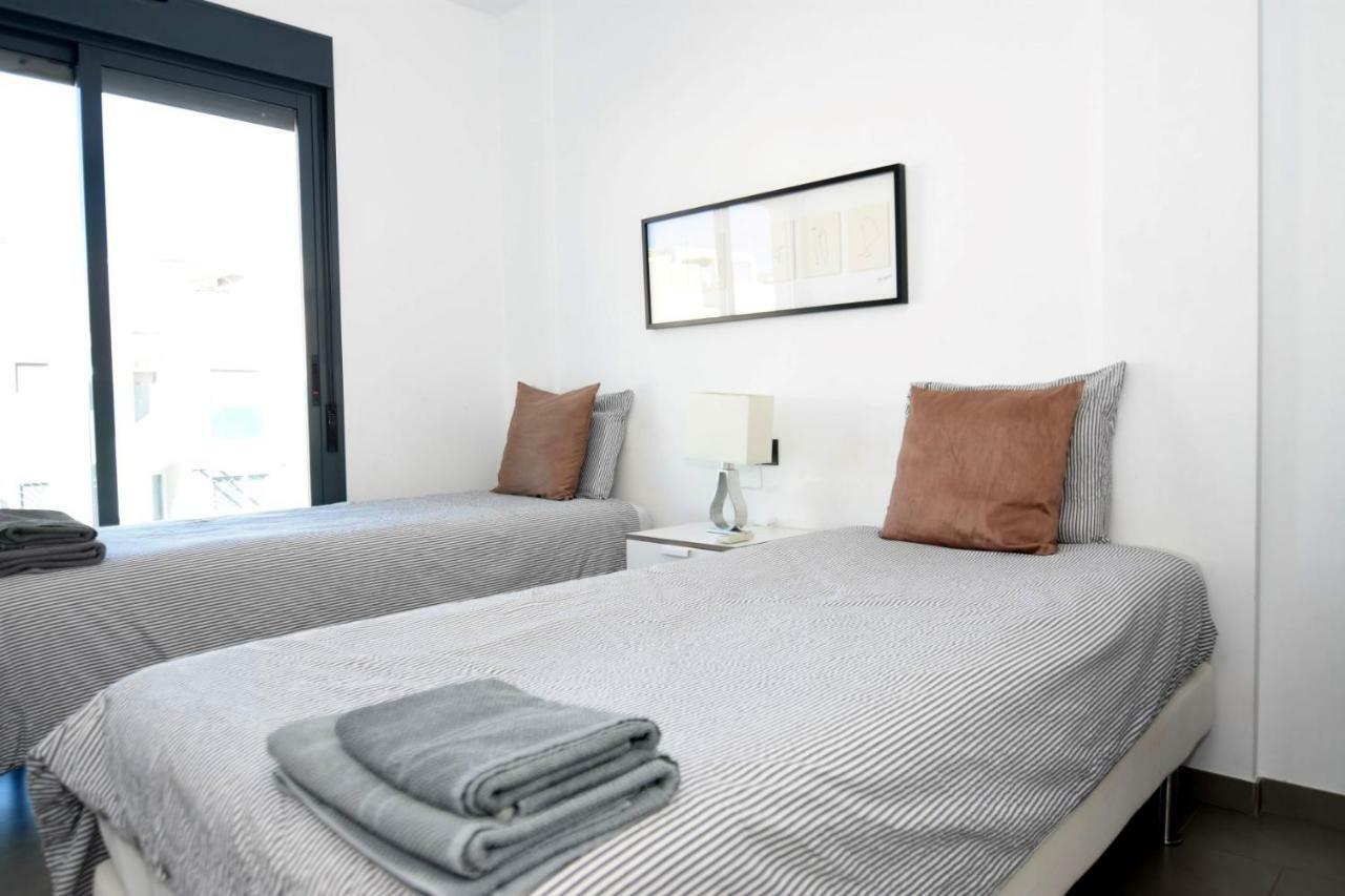 Penthouse Oasis Beach II La Zenia Appartement Dehesa de Campoamor  Buitenkant foto